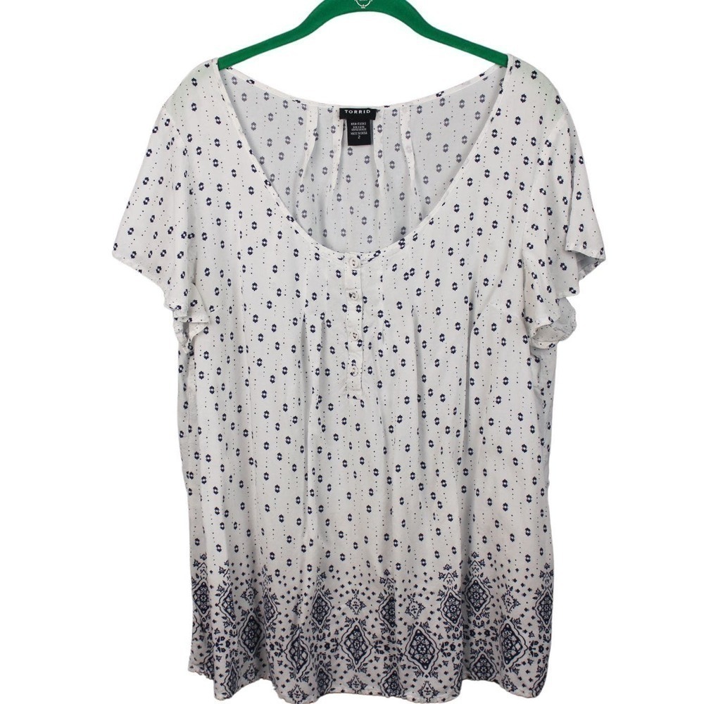 Torrid Women's Blue & White Mosaic Print Challis Flowy Blouse Top Plus Size‎ 2